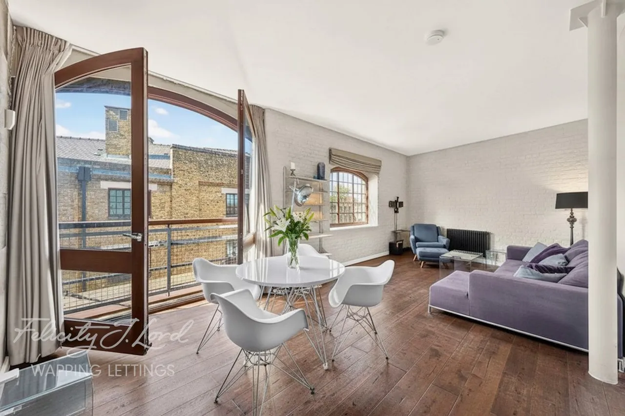 2 bed flat to rent, New Crane Place