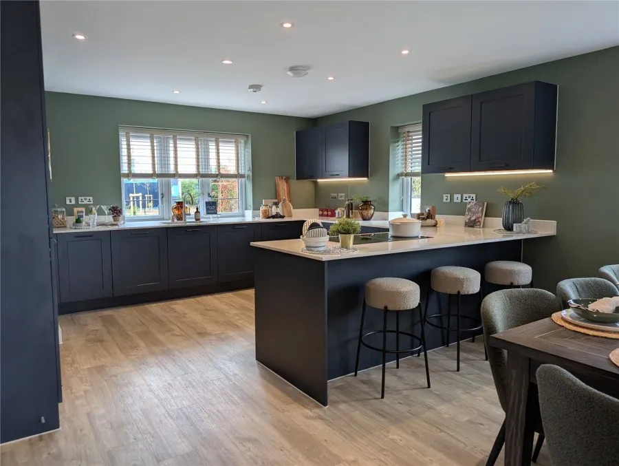 with 5 bedrooms in London Road, Great Chesterford, CB10, photo 4