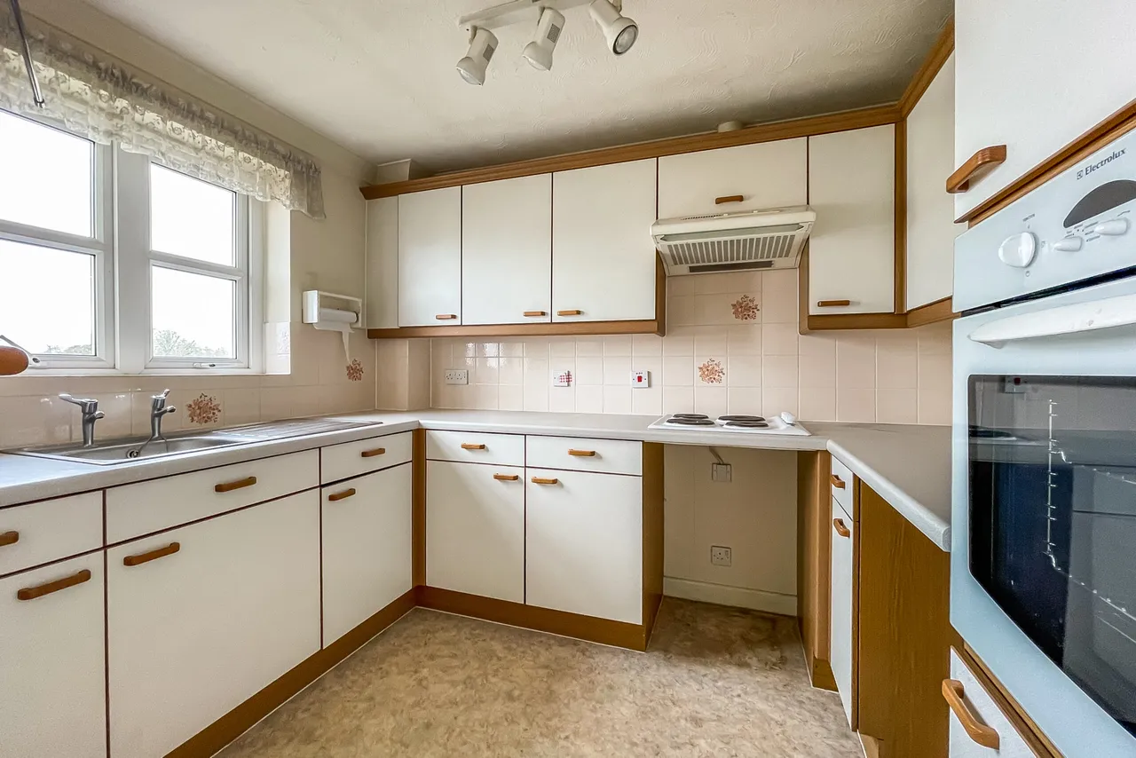 Flat 36, Kings Court Salisbury Street, Fordingbridge, Fordingbridge, SP6 1AL, photo 4