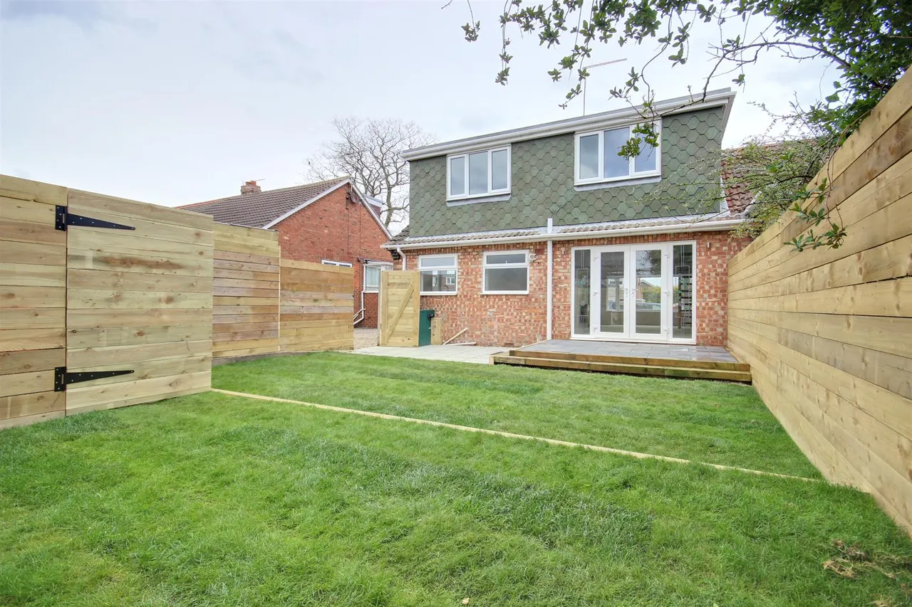 The Close, Little Weighton, photo 9