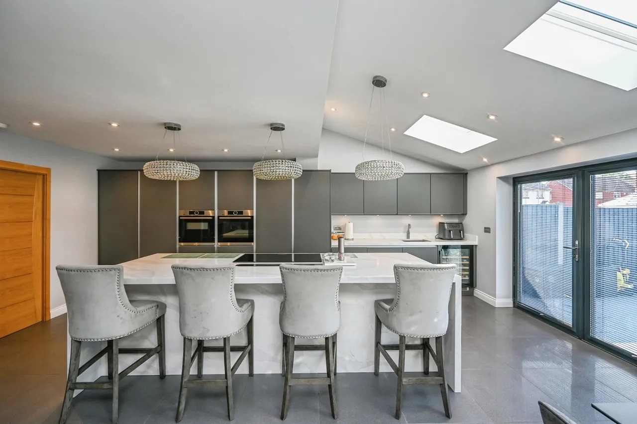 Logfield Drive, Liverpool, L19, photo 8
