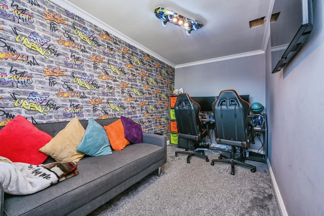Logfield Drive, Liverpool, L19, photo 15