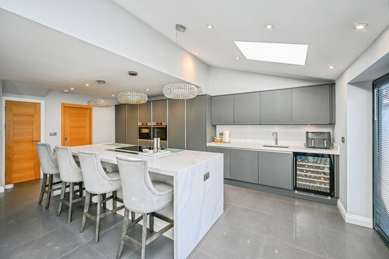 Logfield Drive, Liverpool, L19, photo 9
