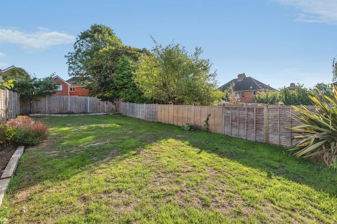 Lyngford Square, Taunton, TA2, photo 20