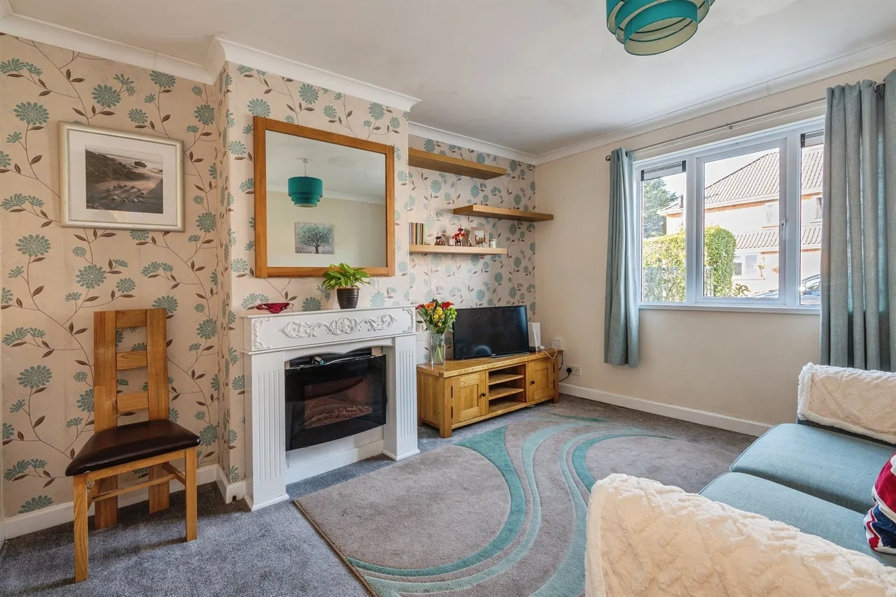 Lyngford Square, Taunton, TA2, photo 2