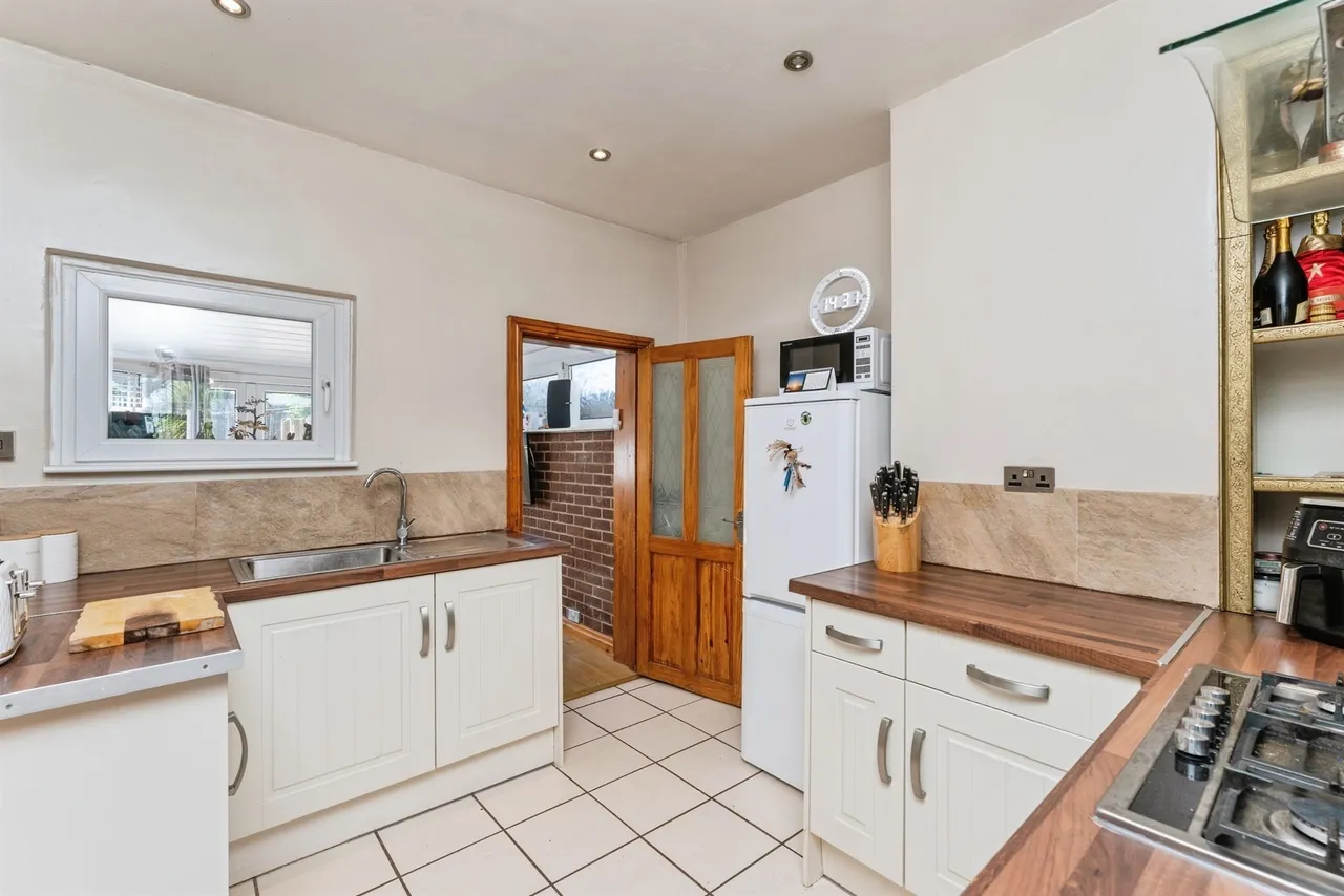 Chester Road, Little Sutton, CH66, photo 4