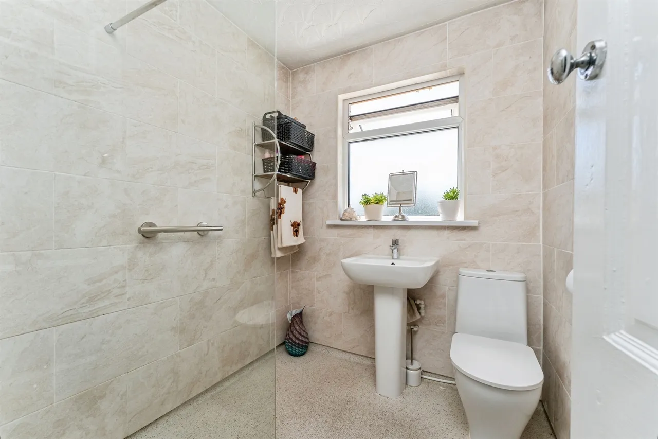 Chester Road, Little Sutton, CH66, photo 15