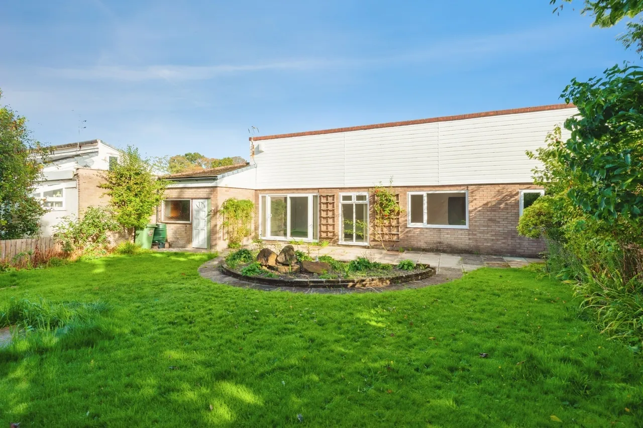 Eccleston Gardens, St. Helens, WA10, photo 2