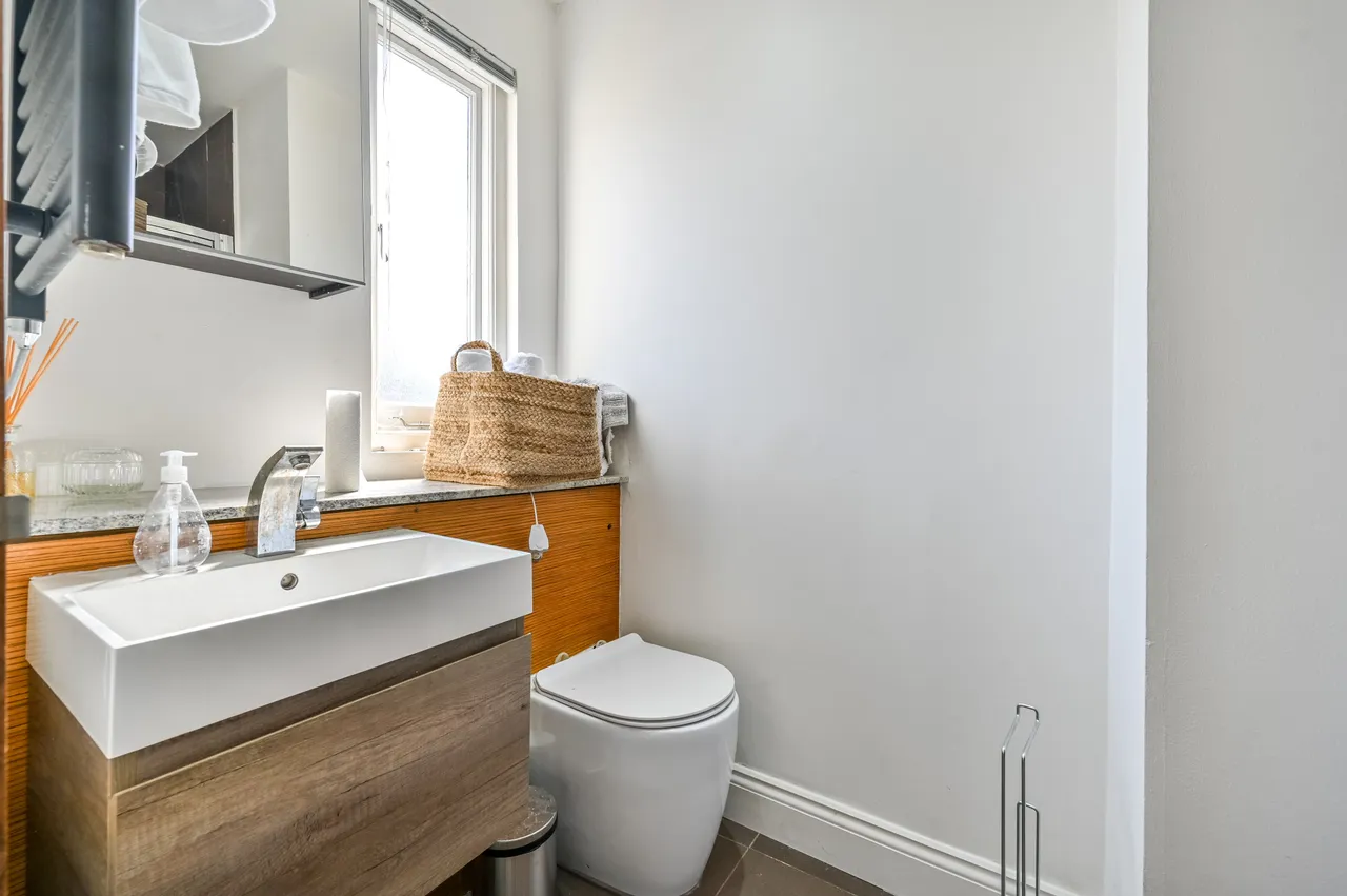 Flat 4, 140 Liverpool Road, London, photo 7
