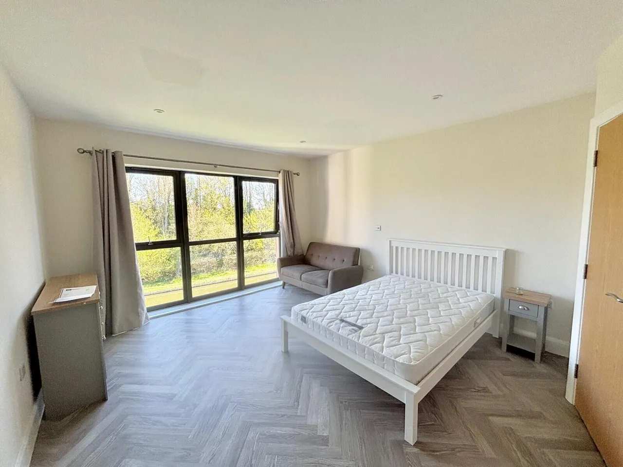 Waterside House, Peartree Bridge MK6, photo 3