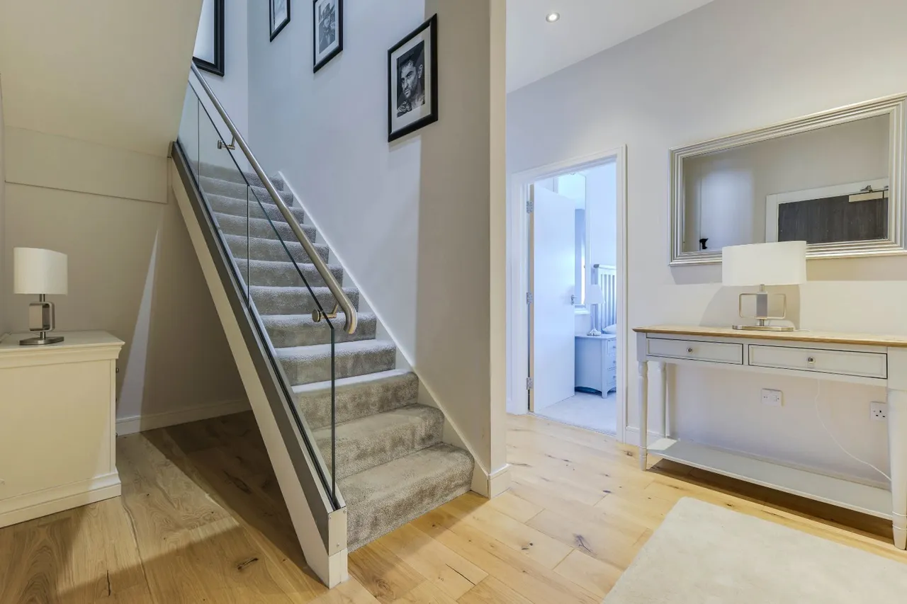 Low Lane, Horsforth, LS18, photo 9