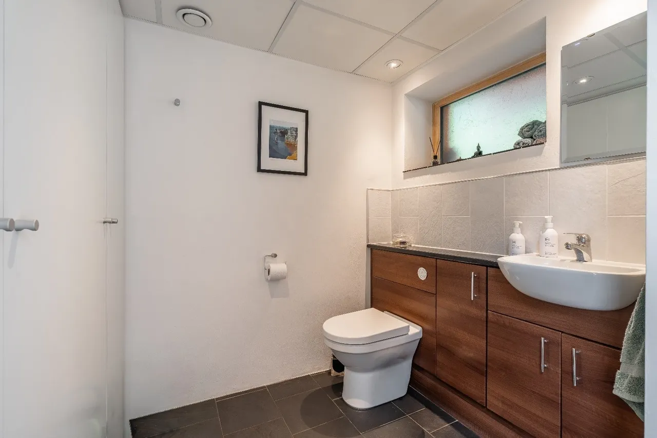 Holyhead Road, Wellington, TF1, photo 14
