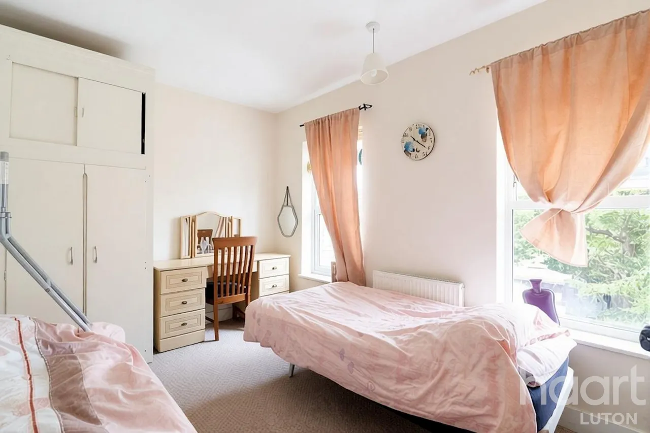 Tavistock Crescent, Luton, LU1, photo 6