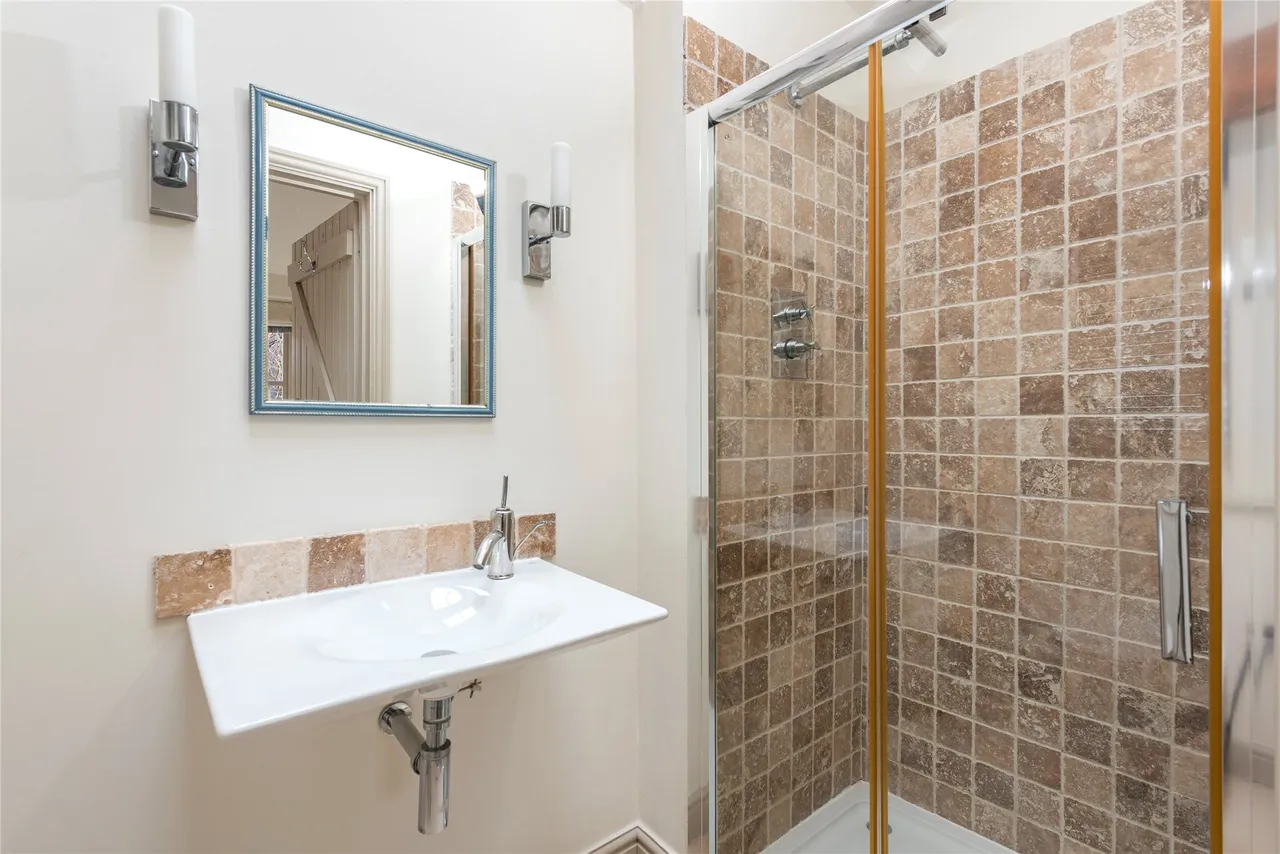 Annexe, Shrob Lodge, MK19, photo 8