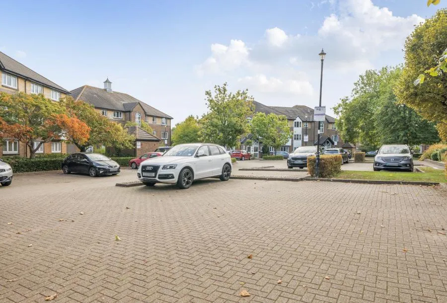Cotswold Way, Worcester Park, KT4, photo 9