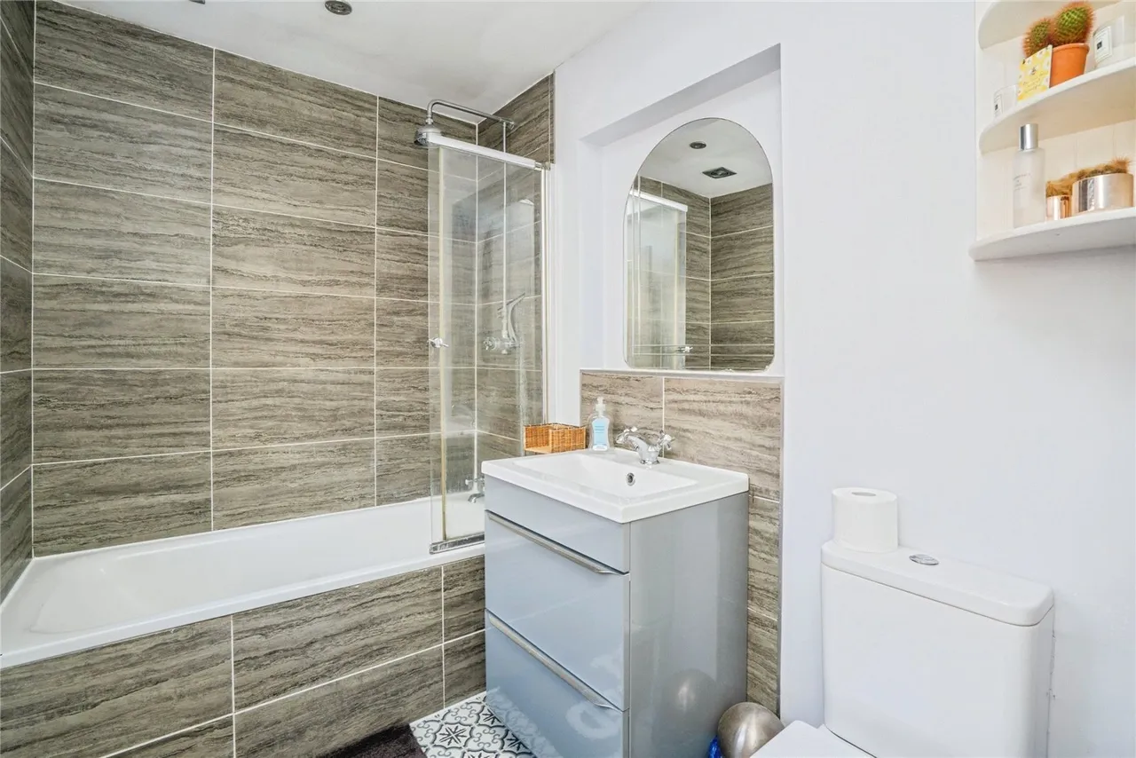 London Road, Waterlooville, PO7, photo 11