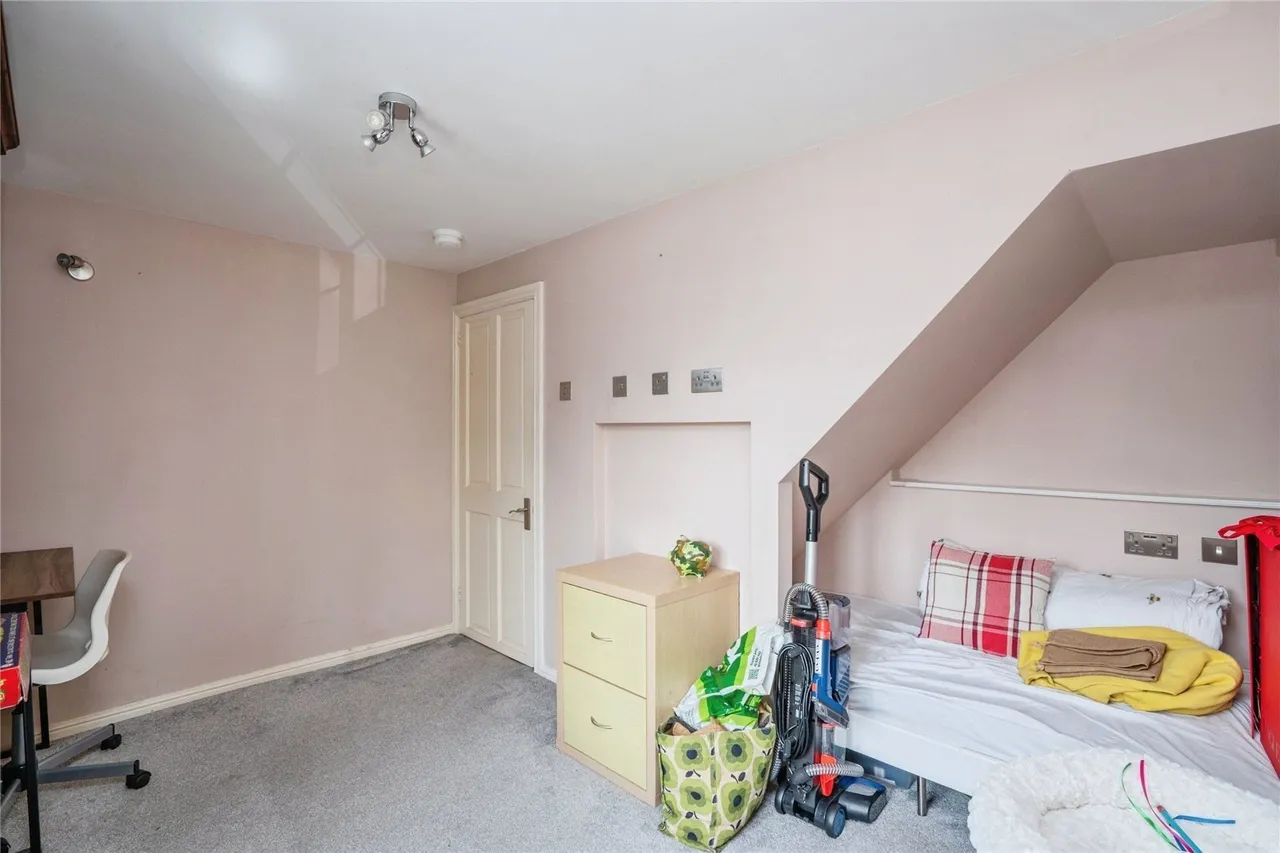 London Road, Waterlooville, PO7, photo 16