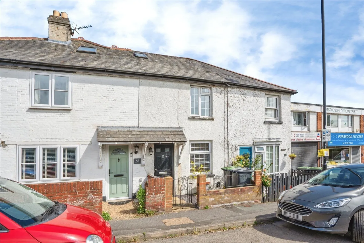 2 bed house for sale, London Road, Waterlooville, PO7