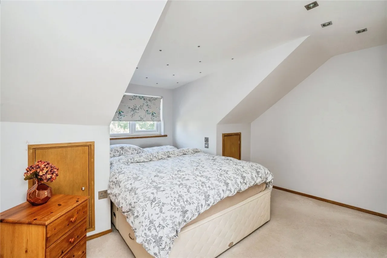 London Road, Waterlooville, PO7, photo 12