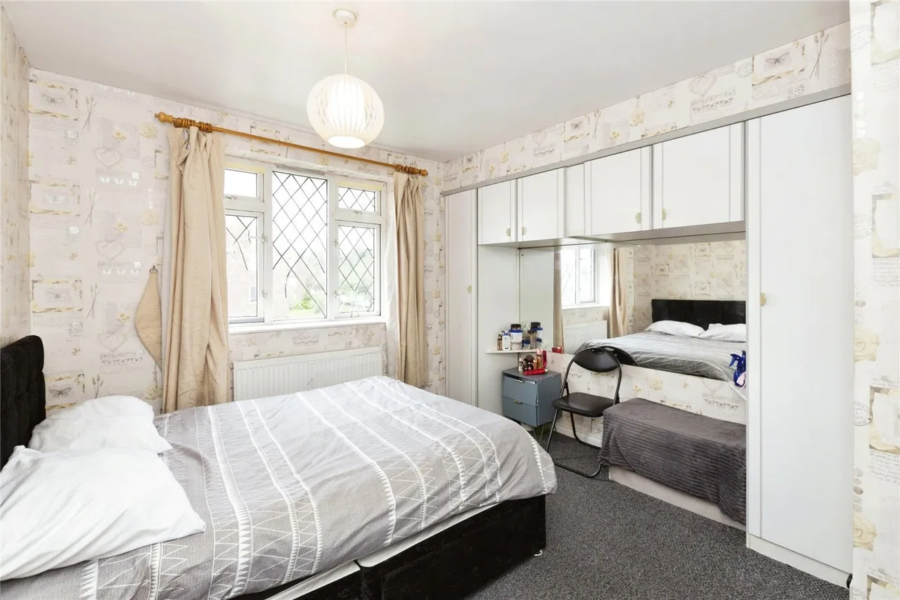 Claybury Broadway, Ilford, IG5, photo 12