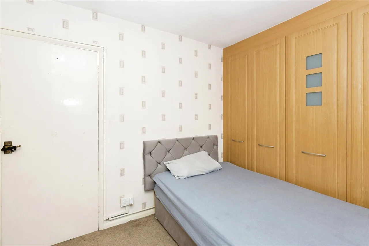 Claybury Broadway, Ilford, IG5, photo 10