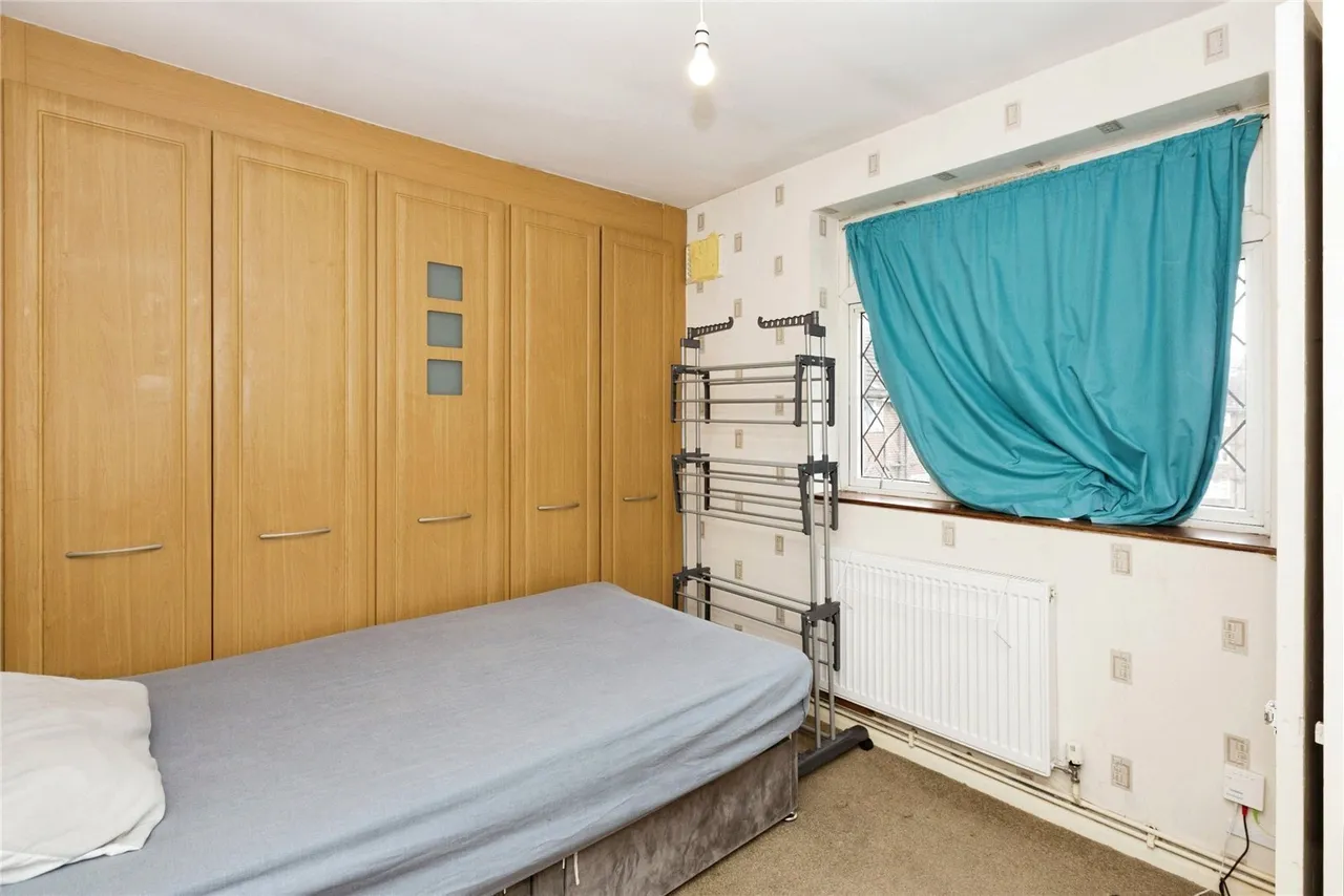 Claybury Broadway, Ilford, IG5, photo 13
