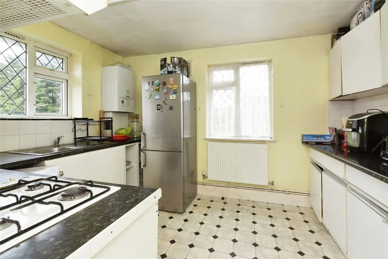 Claybury Broadway, Ilford, IG5, photo 5
