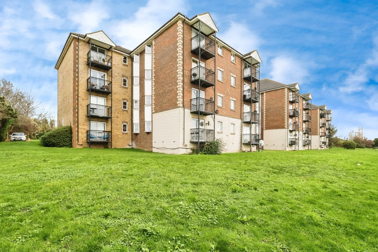 Harrisons Wharf, Purfleet-on-Thames, Essex, RM19, photo 8