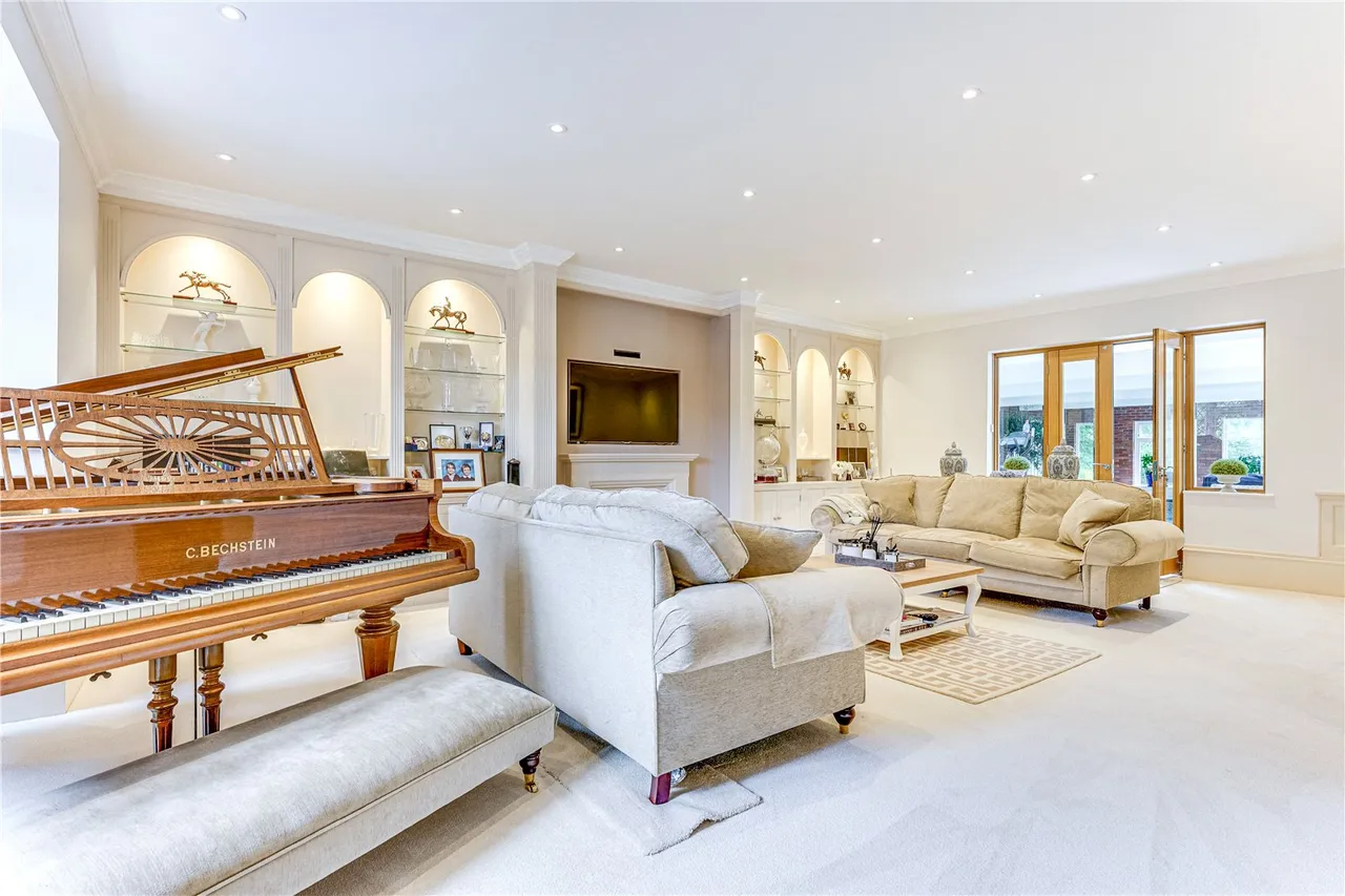 Carbone Hill, Northaw, Hertfordshire, EN6 4PN, photo 10