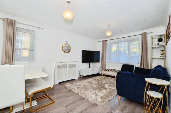 Granville Place, Pinner, HA5, photo 2