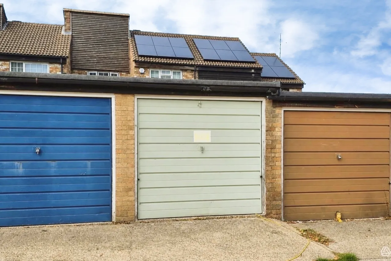 Juniper, Bracknell, RG12, photo 10