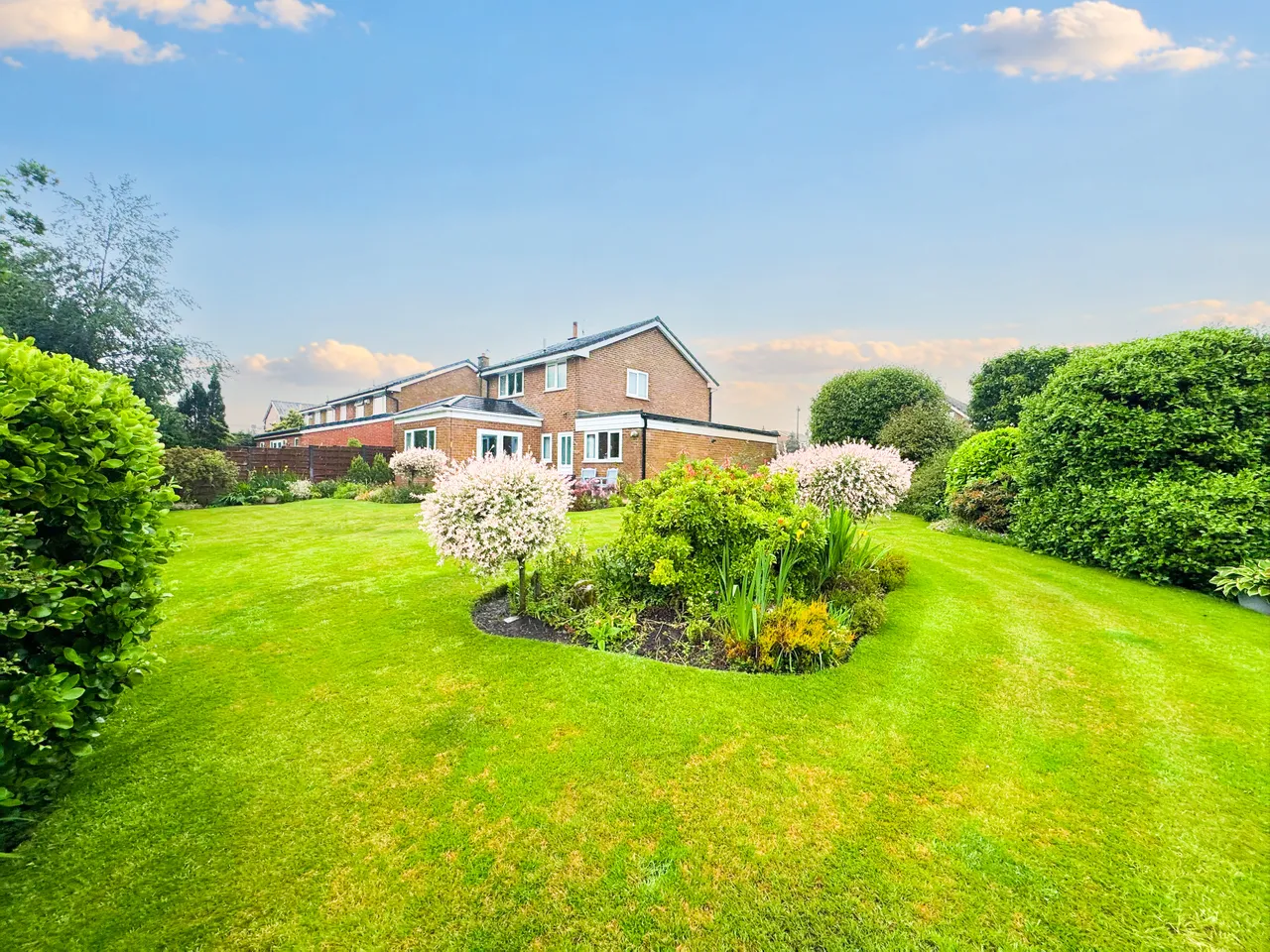 Ribbleton Close, Seddons Farm, Bury BL8 2TH, photo 2