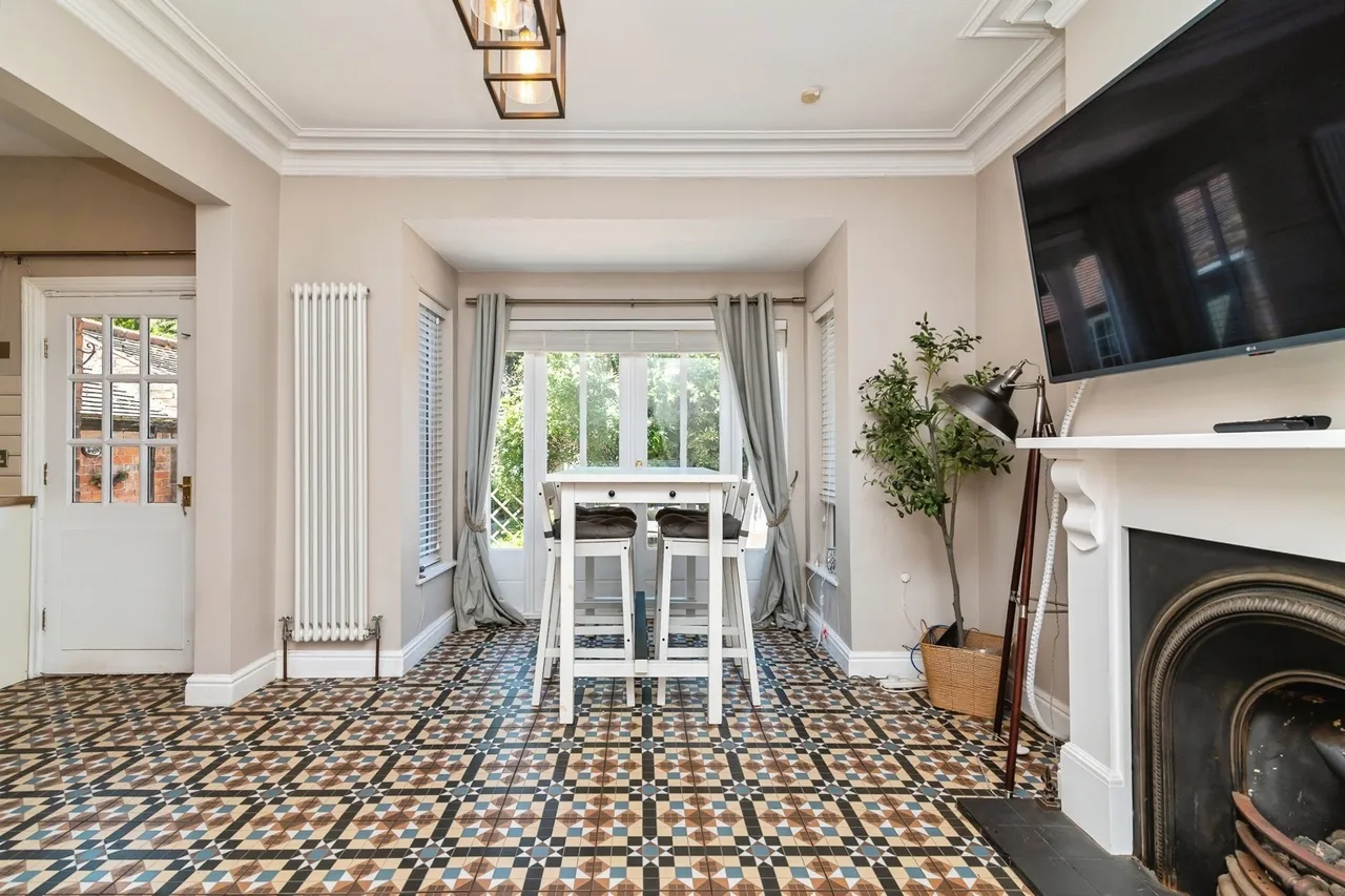 Elm Drive, NOTTINGHAM, Nottinghamshire, NG4, photo 9