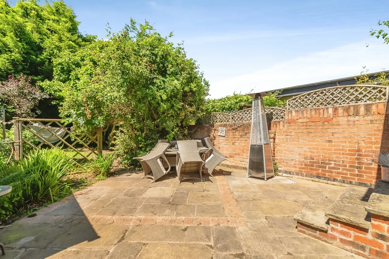Elm Drive, NOTTINGHAM, Nottinghamshire, NG4, photo 20