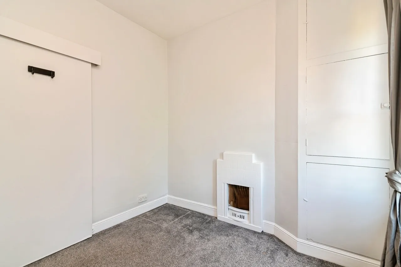 Elm Drive, NOTTINGHAM, Nottinghamshire, NG4, photo 16