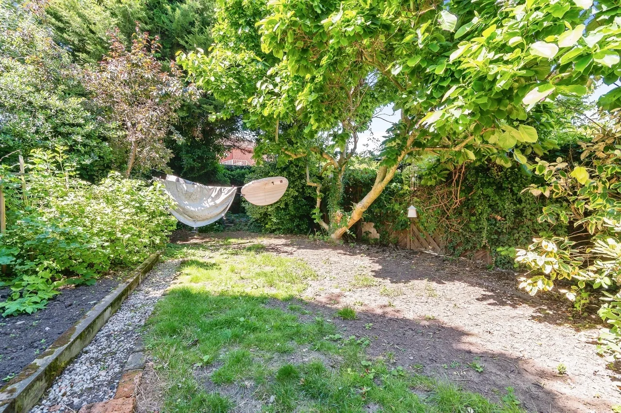 Elm Drive, NOTTINGHAM, Nottinghamshire, NG4, photo 22