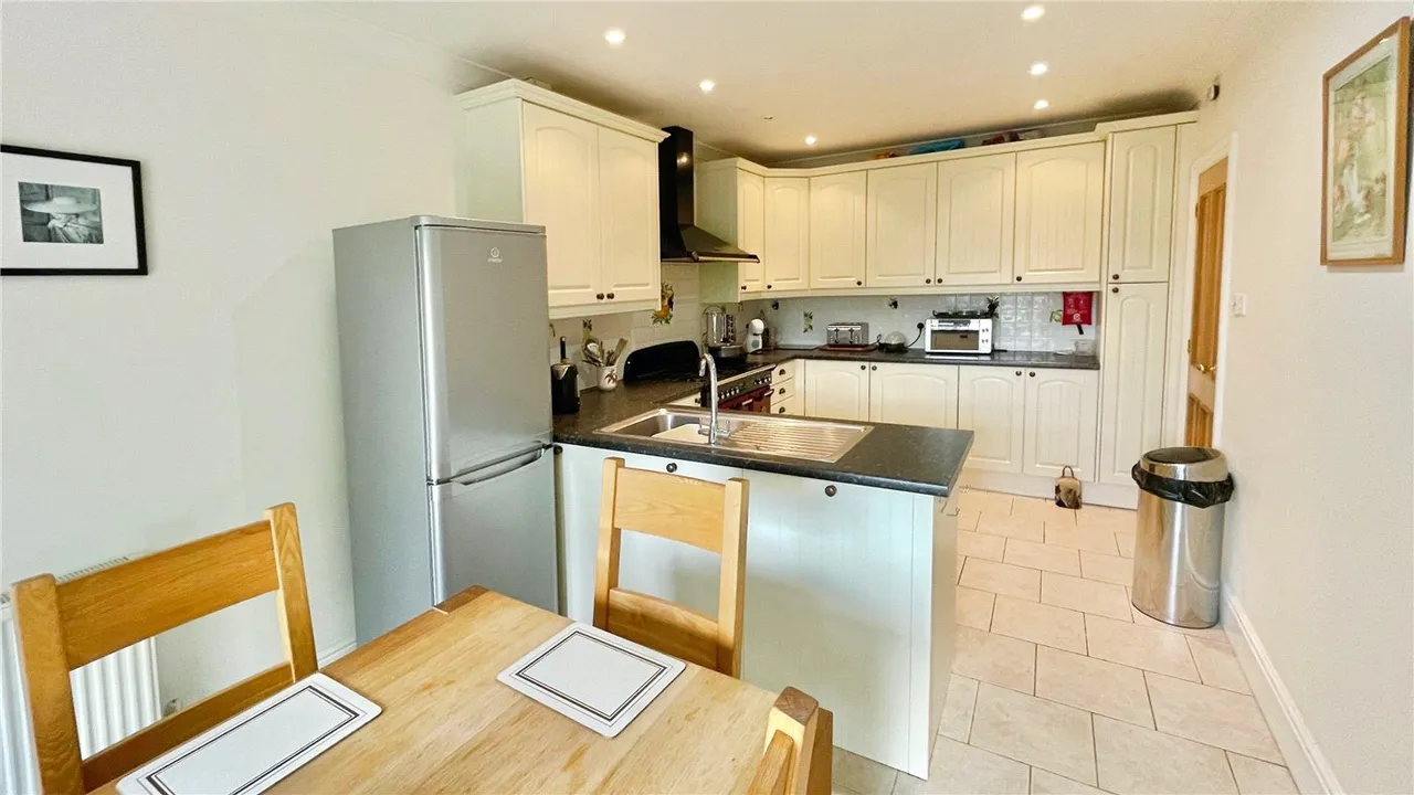 Alcester Road, Stratford-upon-Avon, Warwickshire, CV37, photo 4
