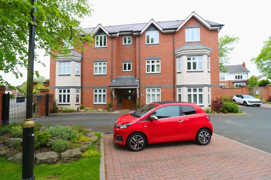 2 bed ground floor for sale, Shrubbery Close, Walsall, WS1