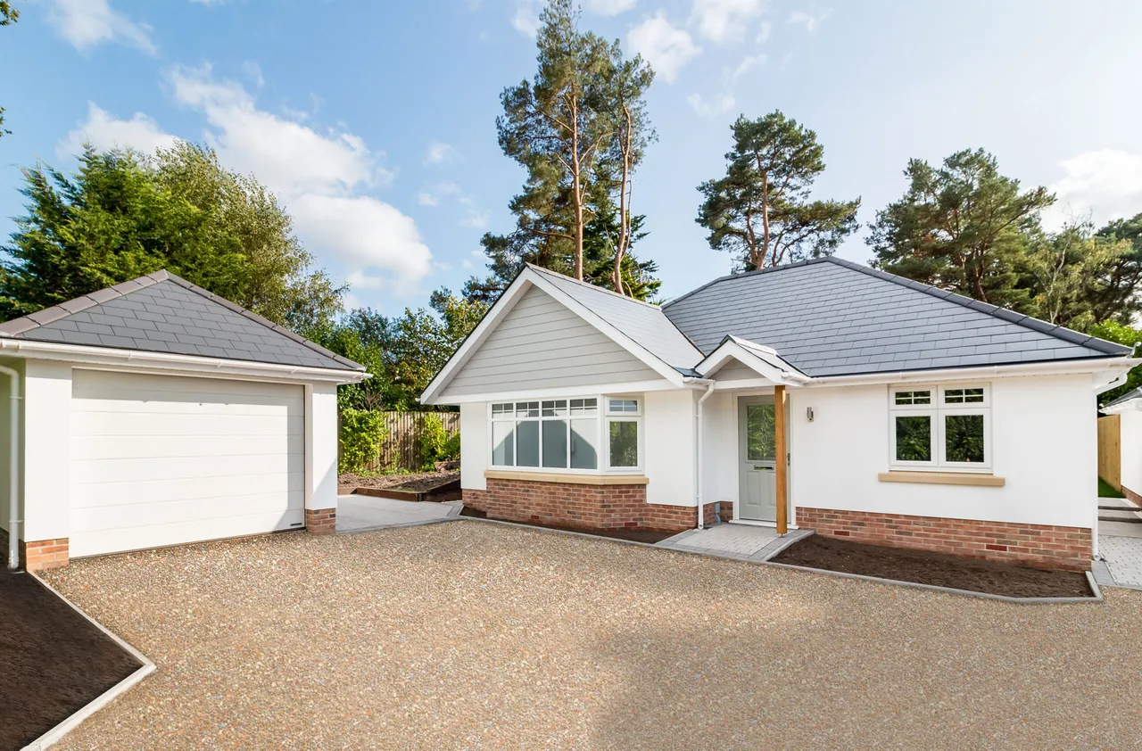 3 bed house for sale — 20B Bushmead Drive, Ashley Heath, Ringwood, BH24 2HU