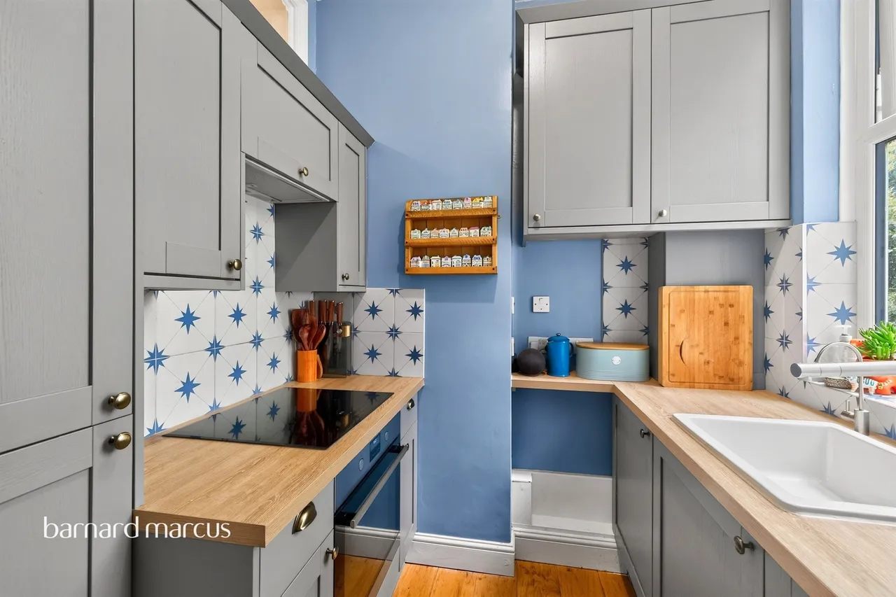 Thurlow Park Road, London, SE21, photo 11