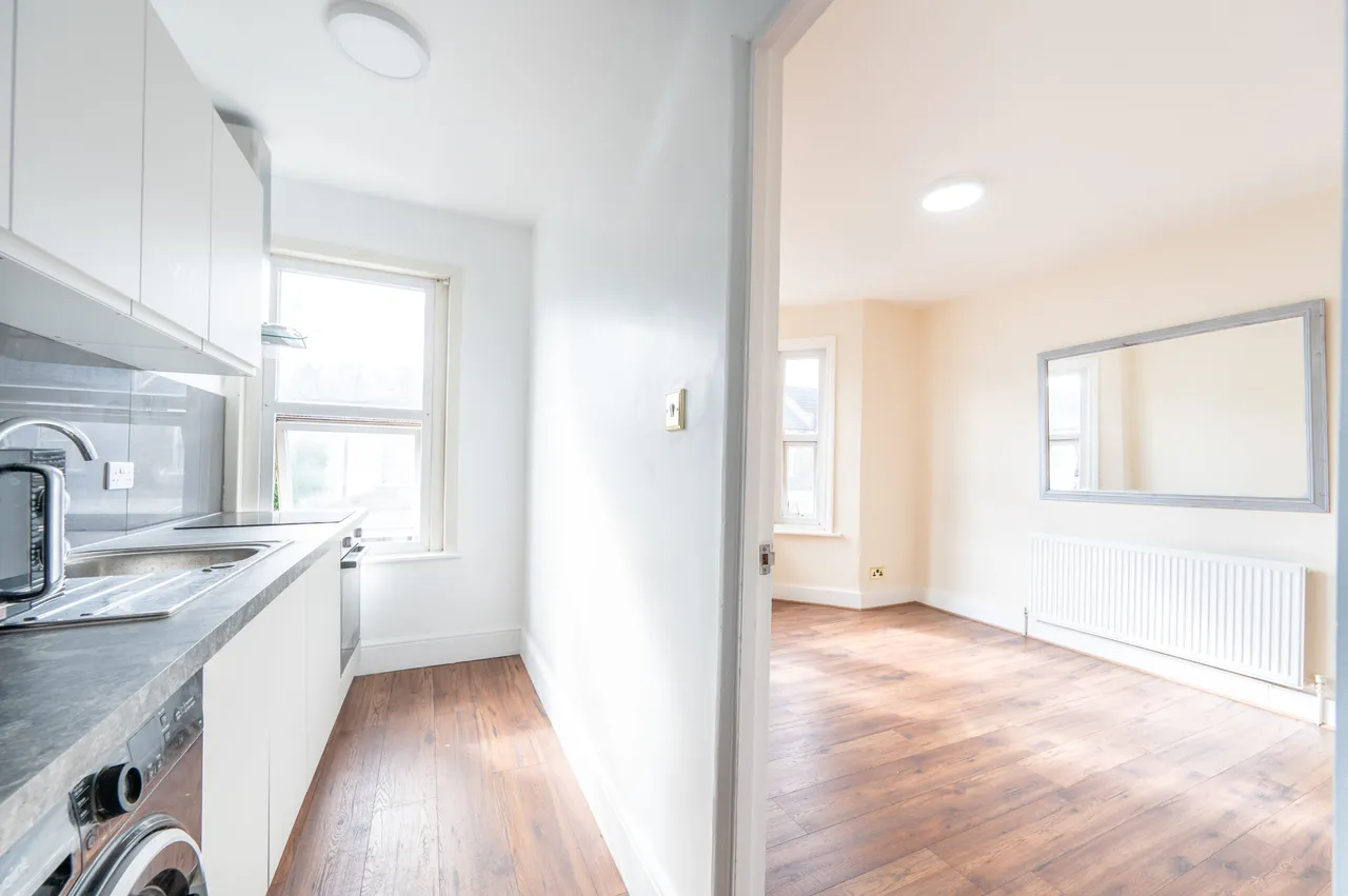 24b Leopold Road, London, photo 4