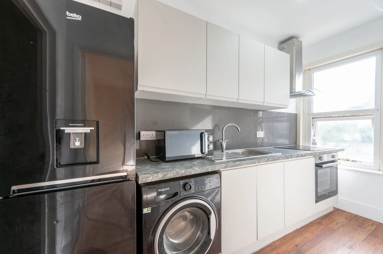 24b Leopold Road, London, photo 2