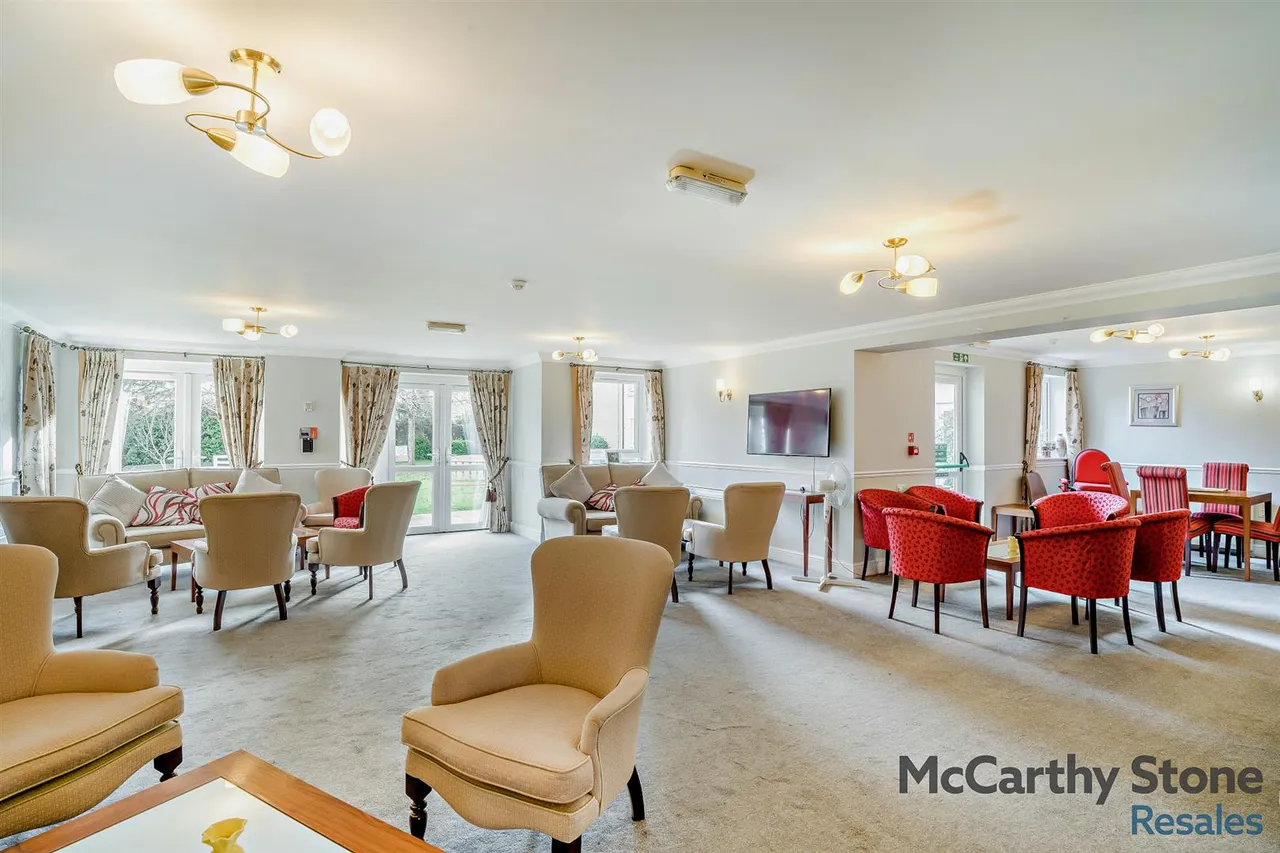 Station Road, Worle, BS22, photo 9