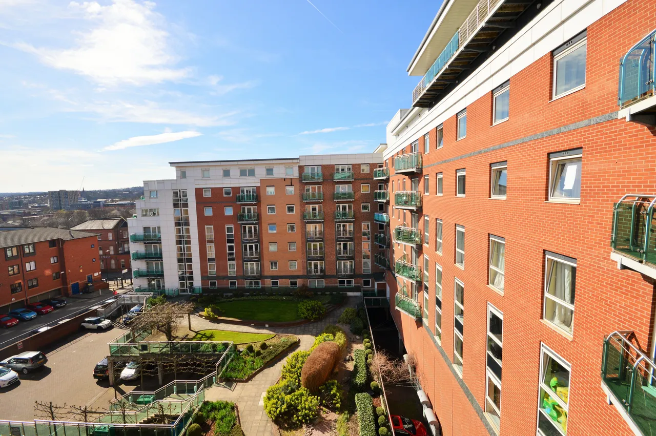 Royal Plaza, 1 Eldon Street, Sheffield, S1 4GB, photo 13