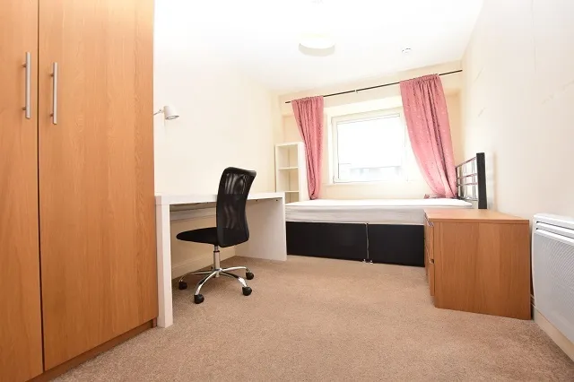 Royal Plaza, 1 Eldon Street, Sheffield, S1 4GB, photo 6
