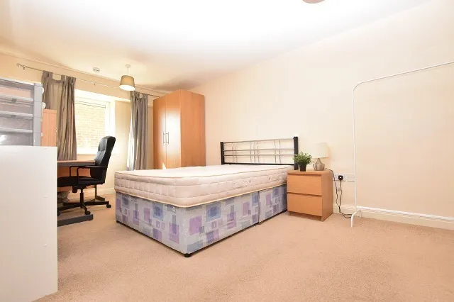 Royal Plaza, 1 Eldon Street, Sheffield, S1 4GB, photo 8