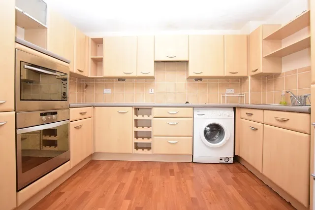 Royal Plaza, 1 Eldon Street, Sheffield, S1 4GB, photo 2