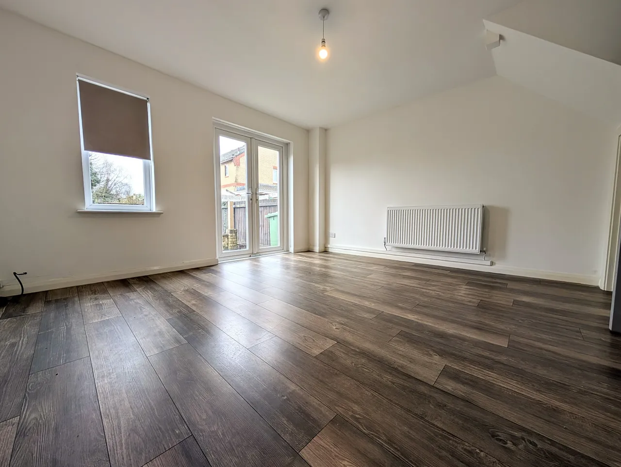 Clos Y Dolydd, Beddau, CF38, photo 3