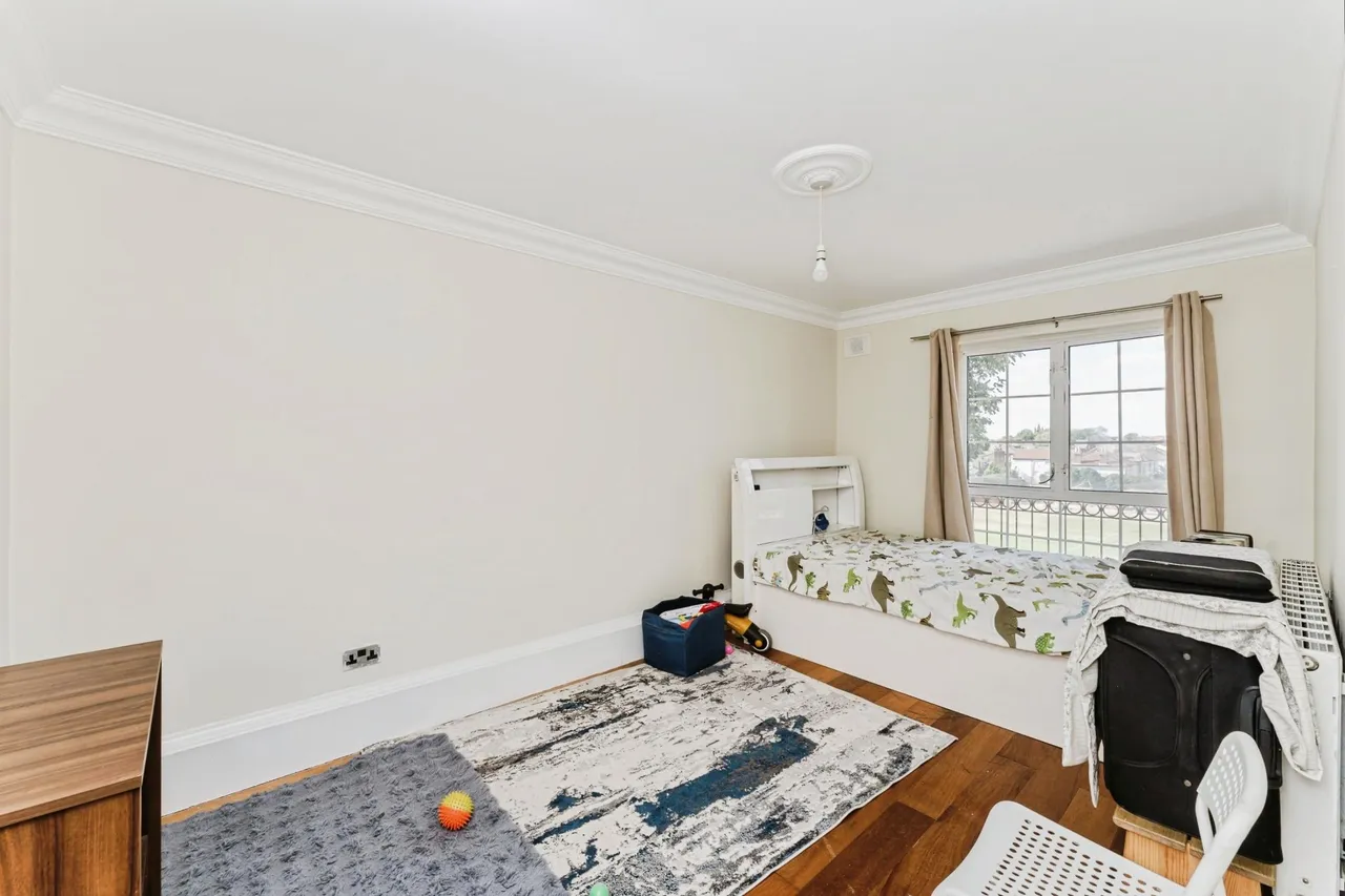 Upton Lane, London, E7, photo 4