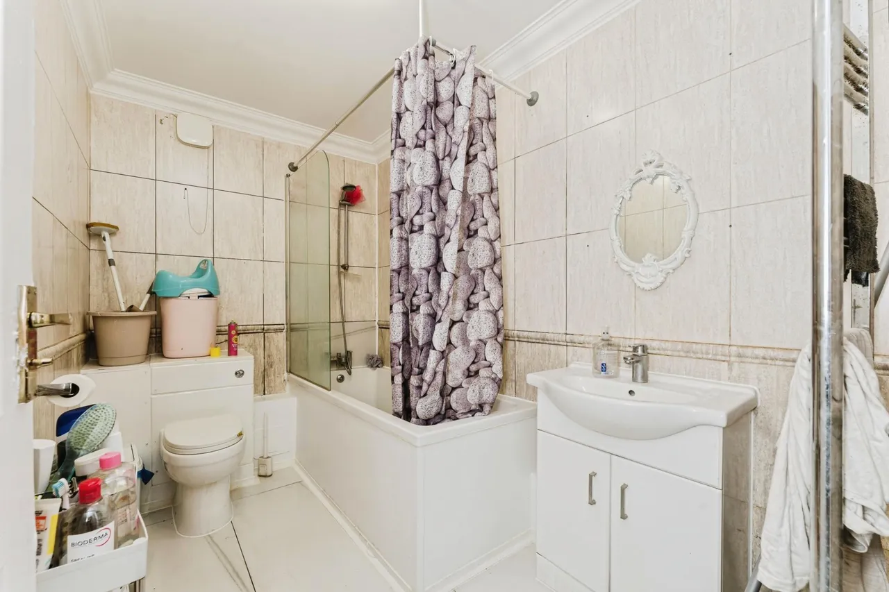 Upton Lane, London, E7, photo 8
